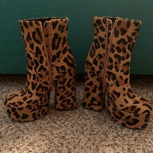 Leopard Print Platform Boots 6.5